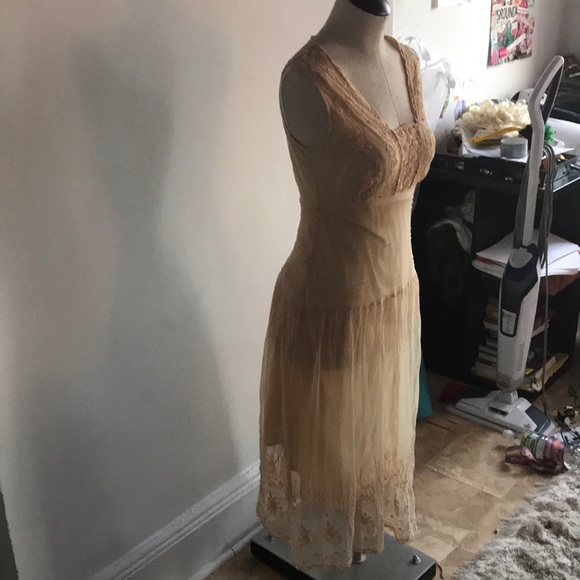 ANTHROPOLOGIE Cream/Tan 1920’s Midi Dress - Picture 3 of 8